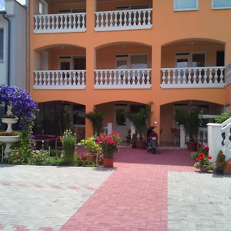 Studio Florida Sturovo Ngoại thất bức ảnh