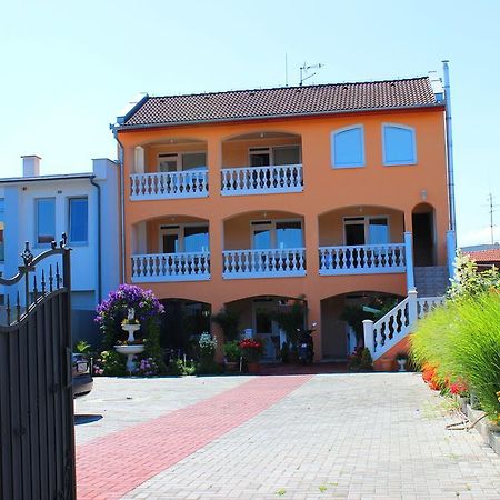 Studio Florida Sturovo Ngoại thất bức ảnh