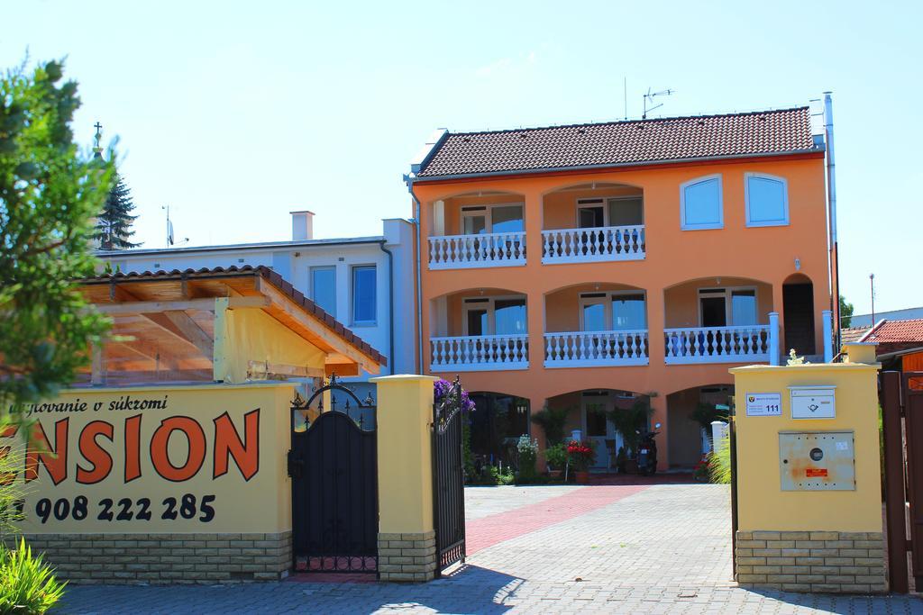 Studio Florida Sturovo Ngoại thất bức ảnh
