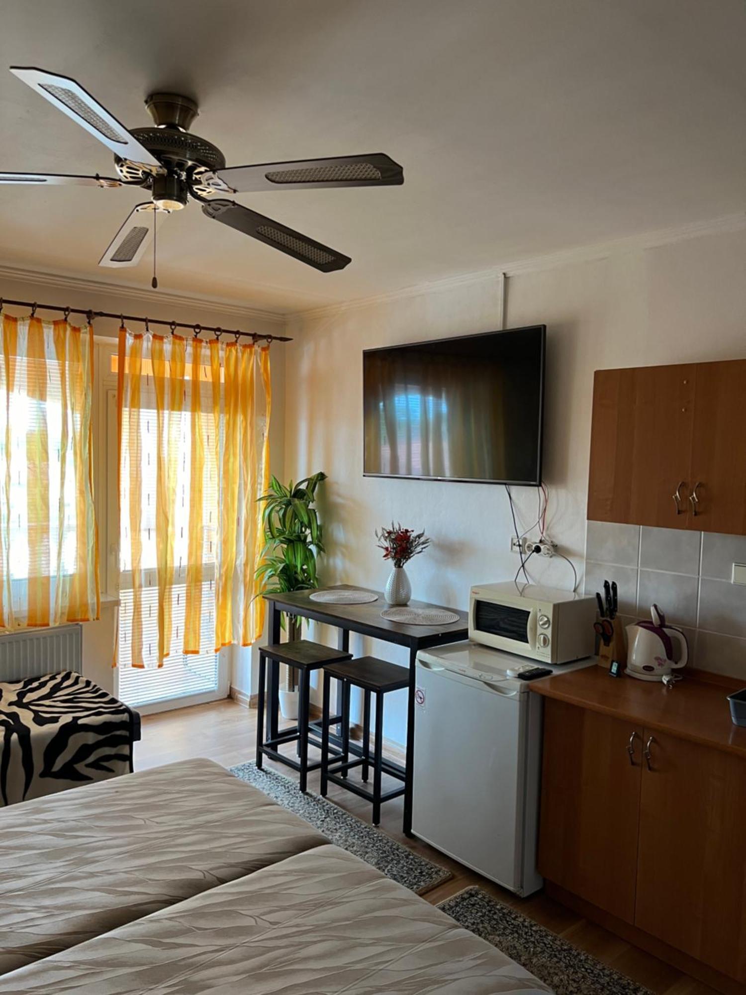 Studio Florida Sturovo Ngoại thất bức ảnh