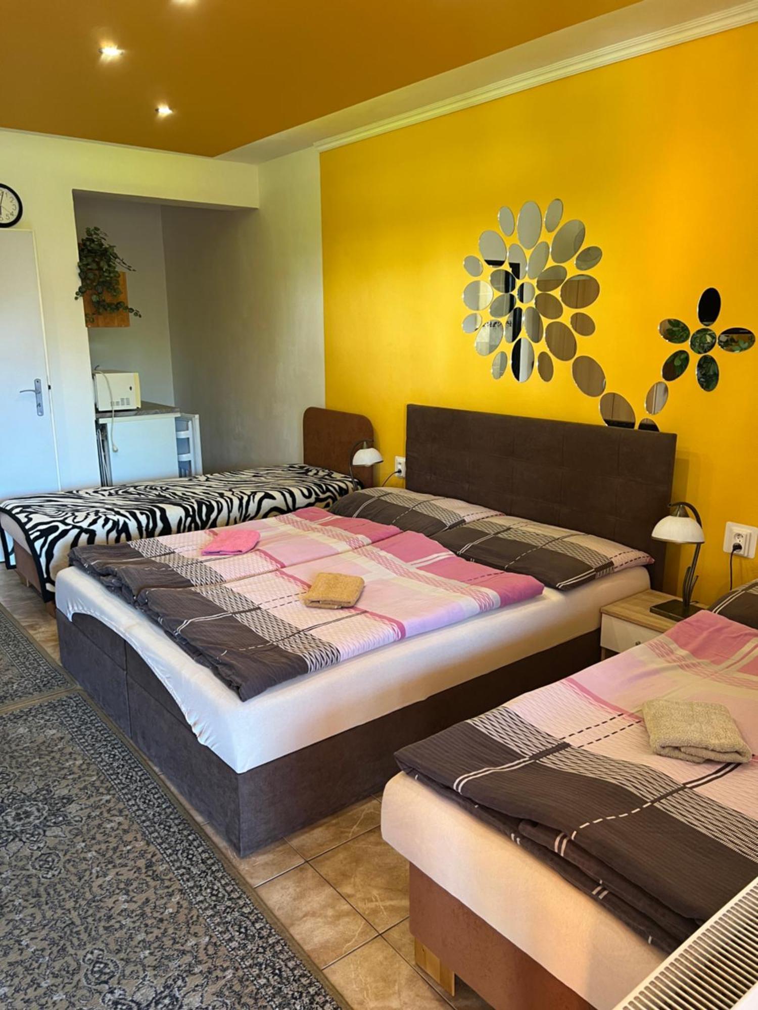 Studio Florida Sturovo Ngoại thất bức ảnh