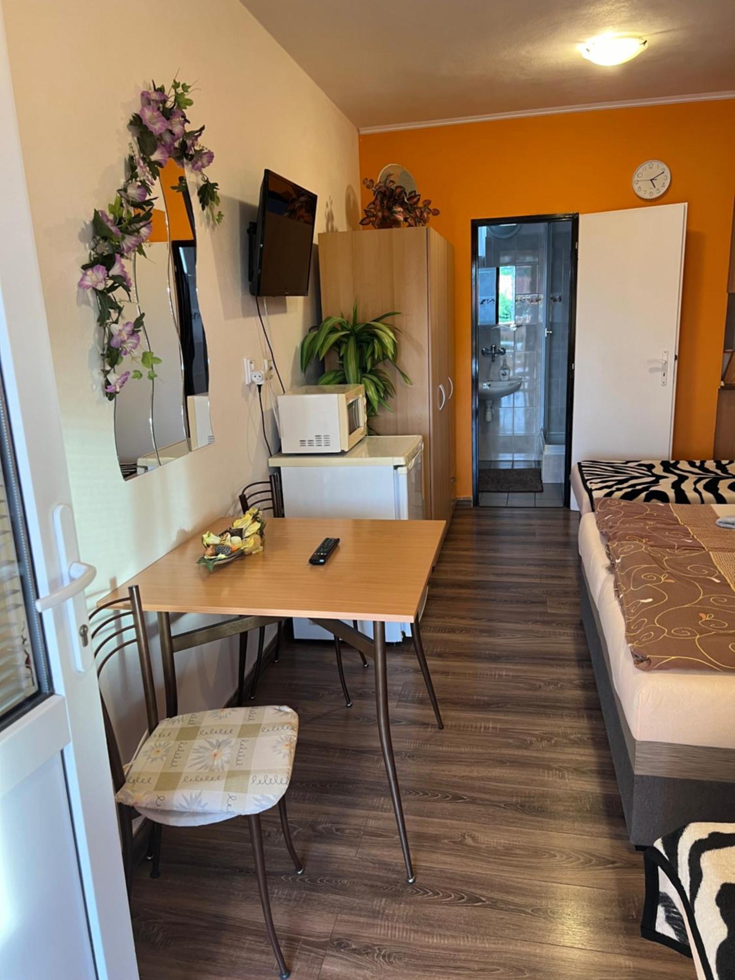 Studio Florida Sturovo Ngoại thất bức ảnh