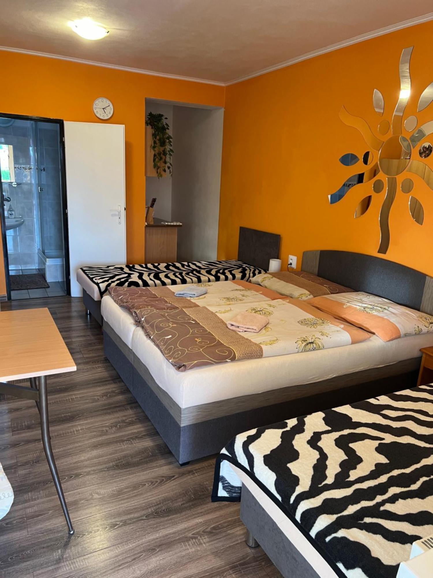 Studio Florida Sturovo Ngoại thất bức ảnh