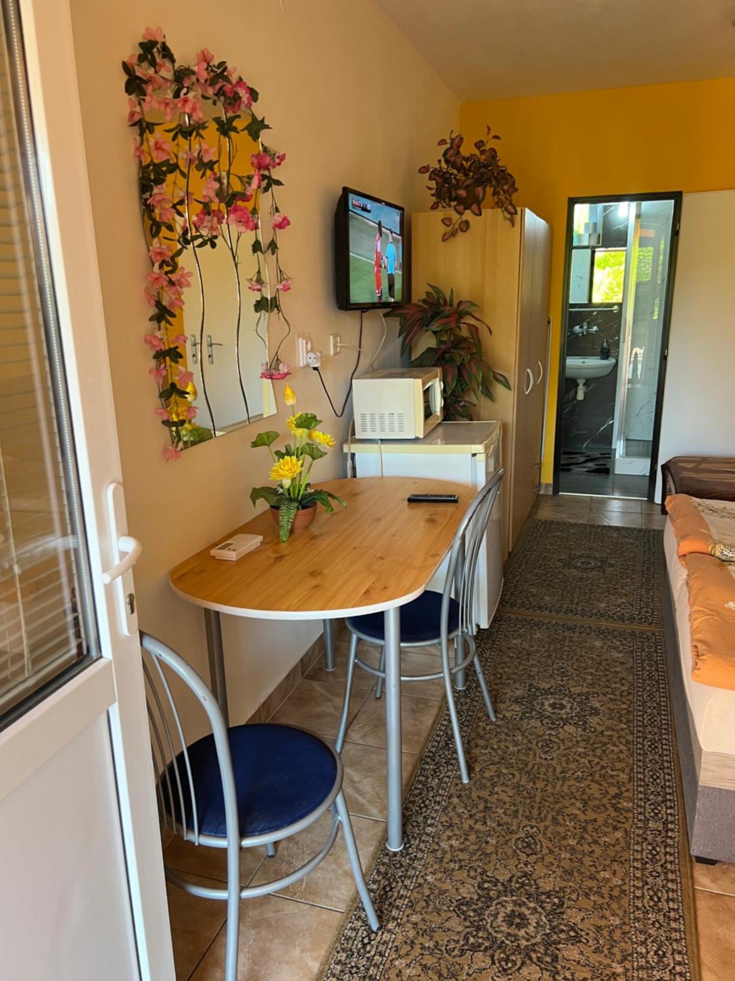 Studio Florida Sturovo Ngoại thất bức ảnh
