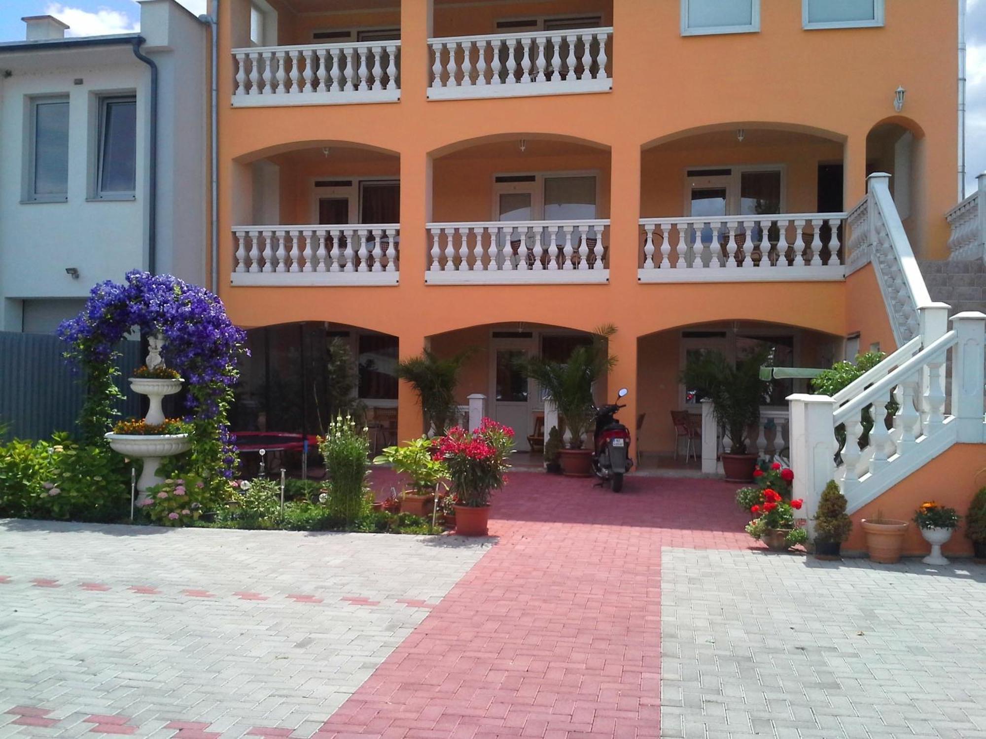 Studio Florida Sturovo Ngoại thất bức ảnh