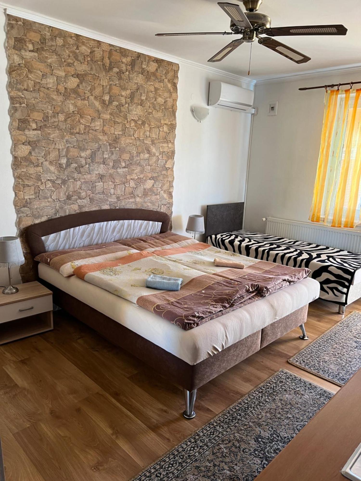 Studio Florida Sturovo Ngoại thất bức ảnh