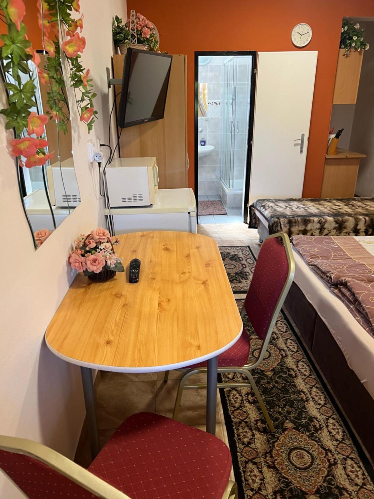 Studio Florida Sturovo Ngoại thất bức ảnh