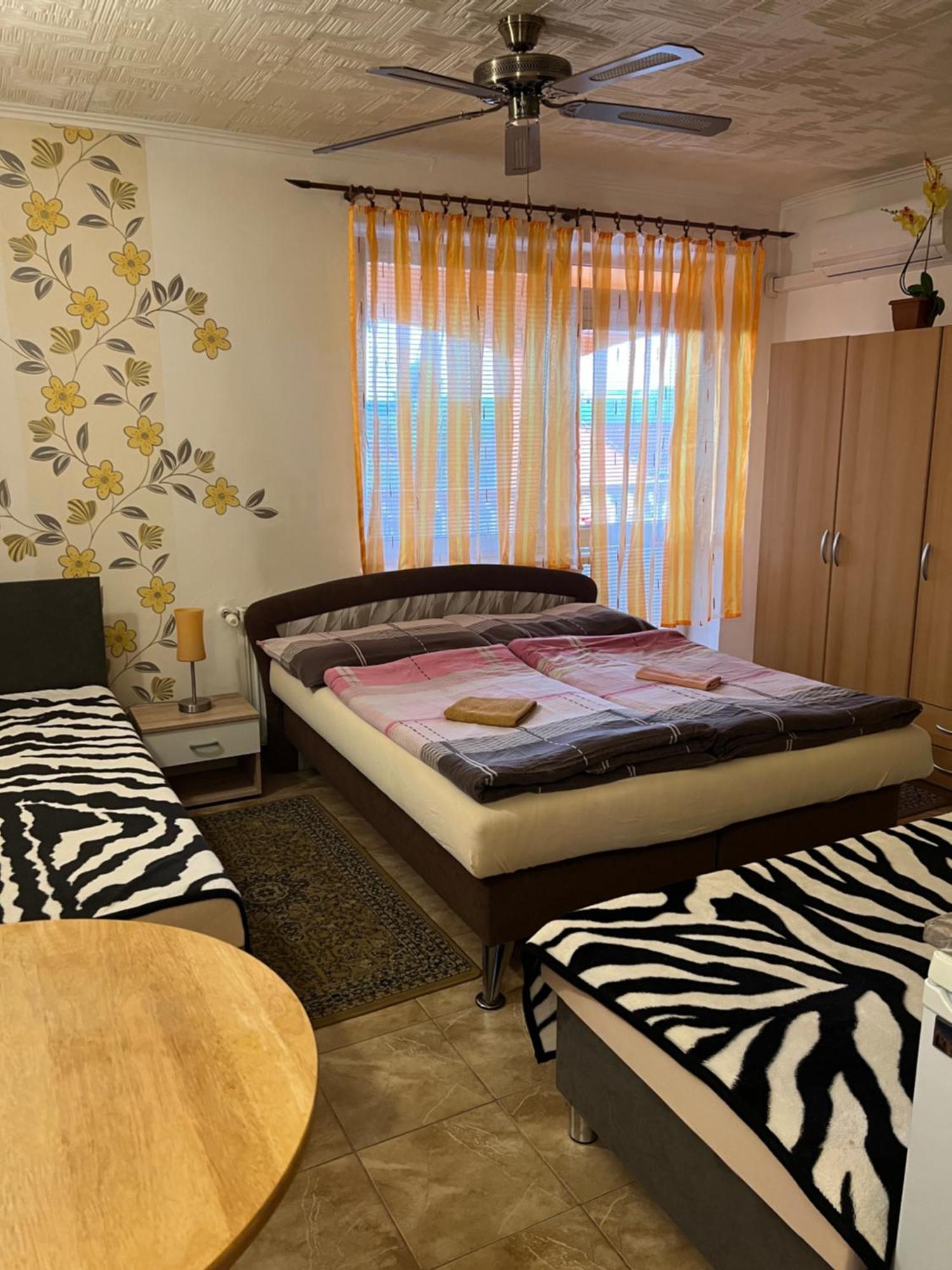 Studio Florida Sturovo Ngoại thất bức ảnh