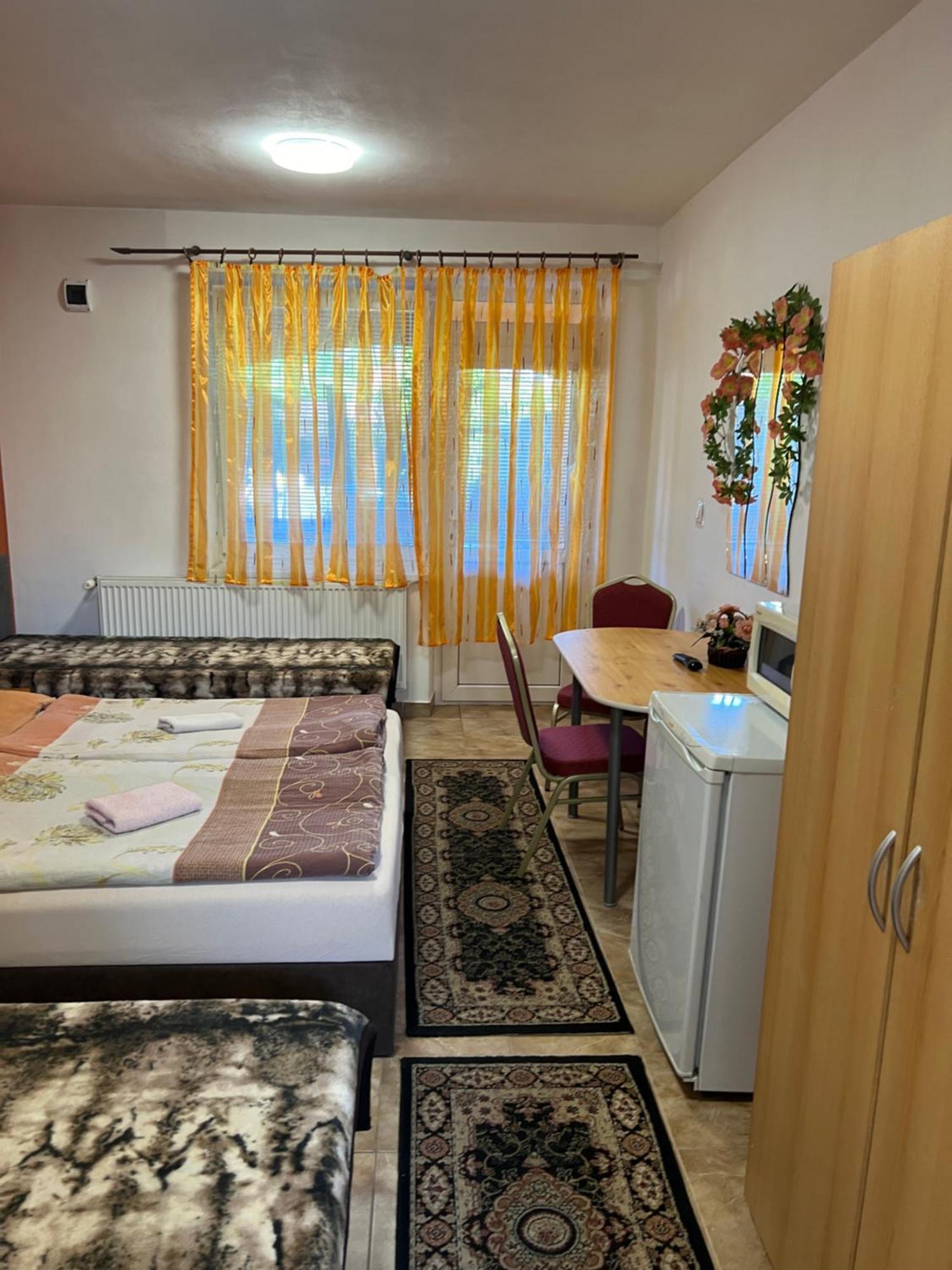 Studio Florida Sturovo Ngoại thất bức ảnh