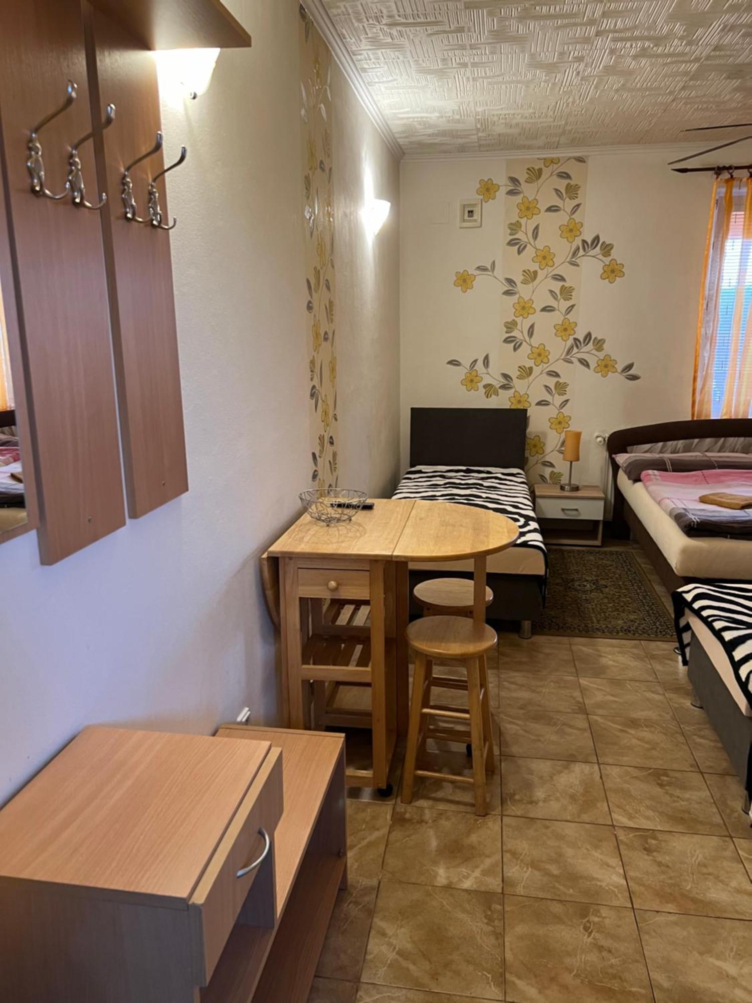 Studio Florida Sturovo Ngoại thất bức ảnh