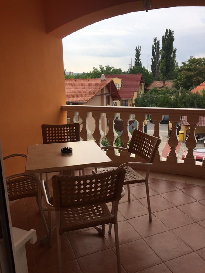 Studio Florida Sturovo Ngoại thất bức ảnh